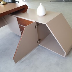 Ensemble de bureau exécutif doré