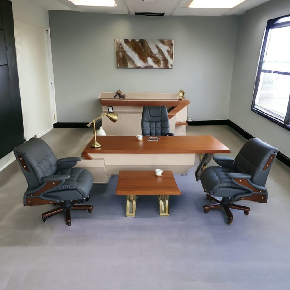 Ensemble de bureau exécutif doré