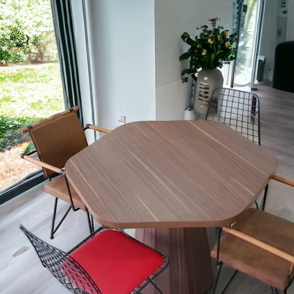 Pied conique en bois de réunion ronde