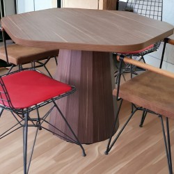 Pied conique en bois de réunion ronde