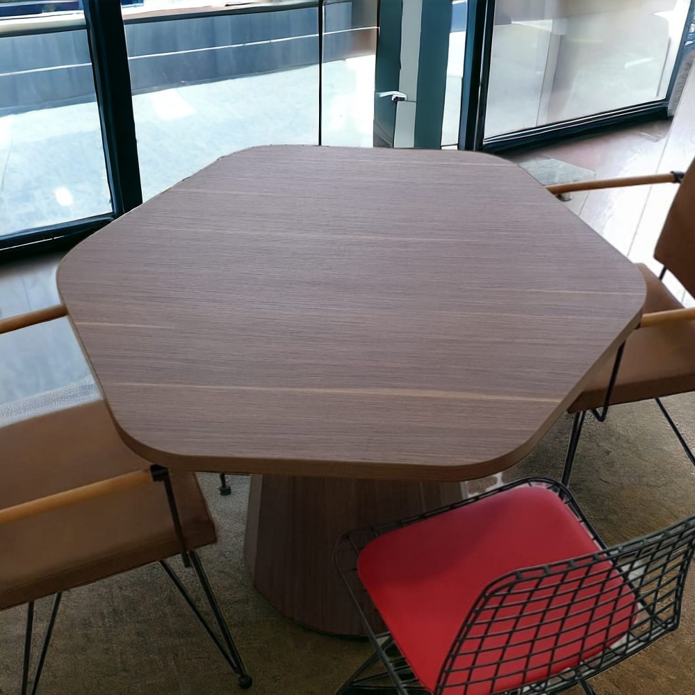 Pied conique en bois de réunion ronde