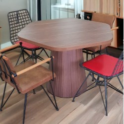 Pied conique en bois de réunion ronde