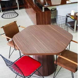 Pied conique en bois de réunion ronde