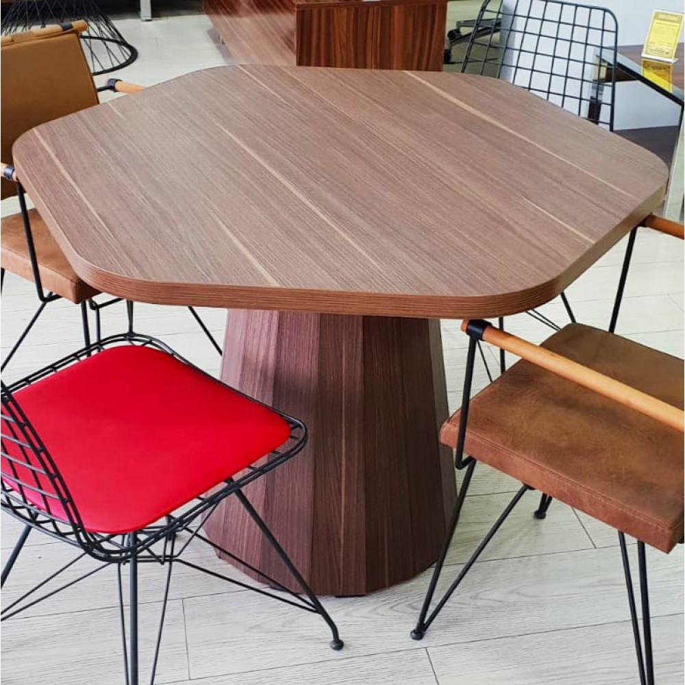 Pied conique en bois de réunion ronde