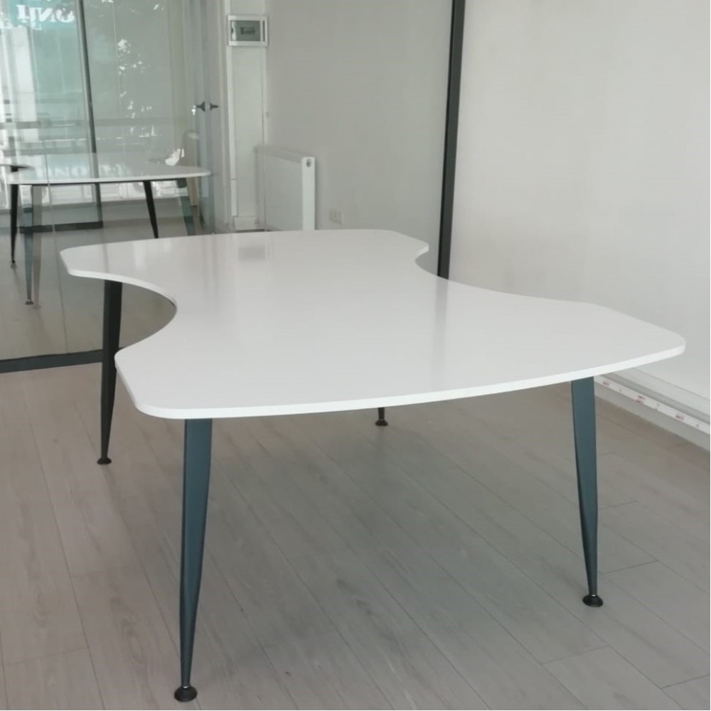 Böyük Oval Görüş Masası