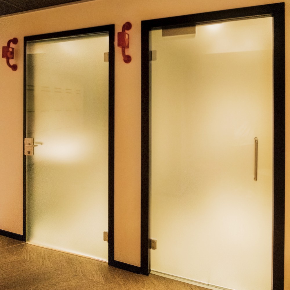 Systèmes De Cloisons À Portes Vitrées