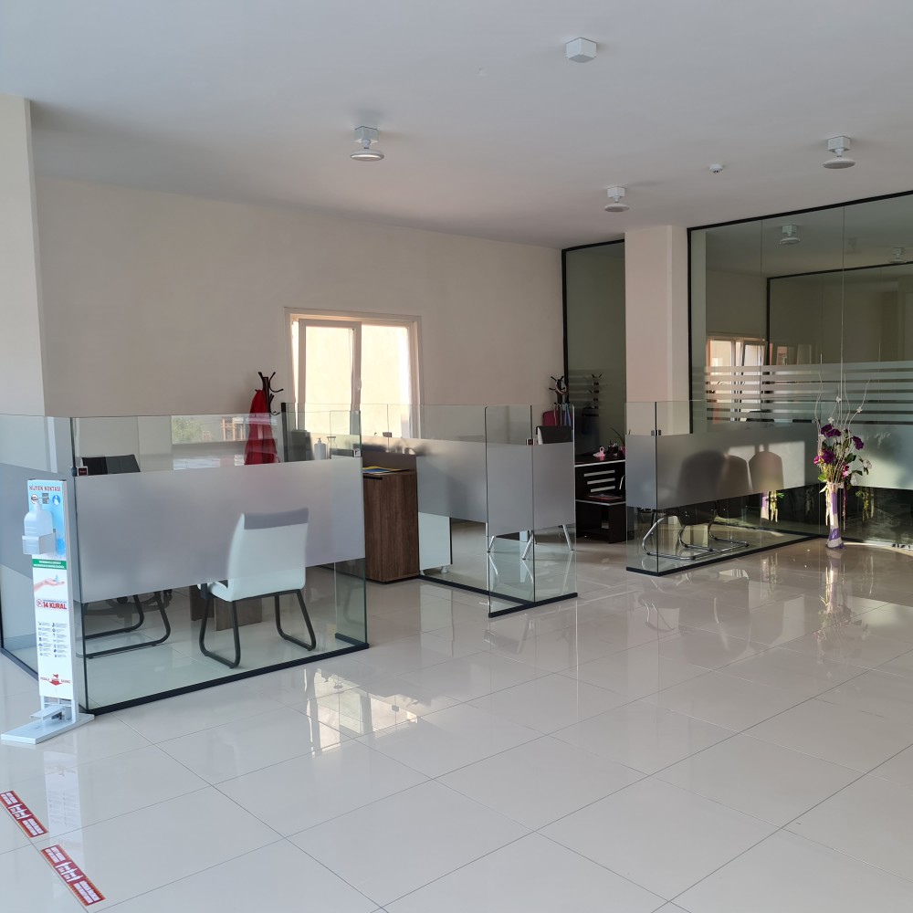 Systèmes de partition de bureau bas