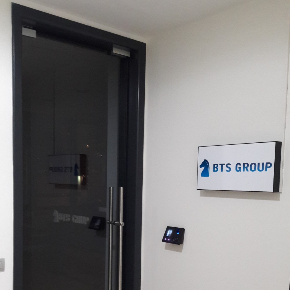 Systèmes De Cloisons À Portes Vitrées