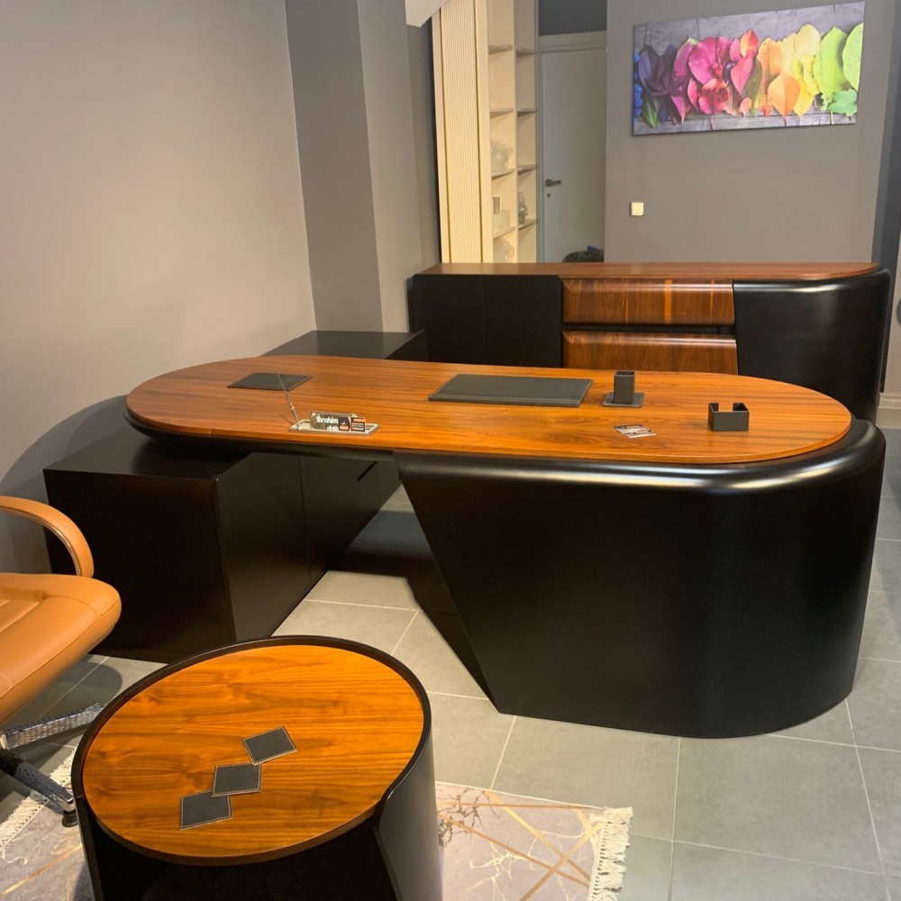 Ensemble de bureau d'autorité finale