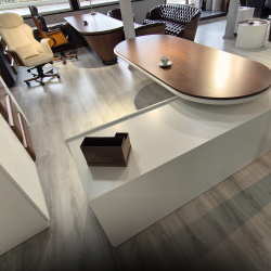 Ensemble de bureau d'autorité finale