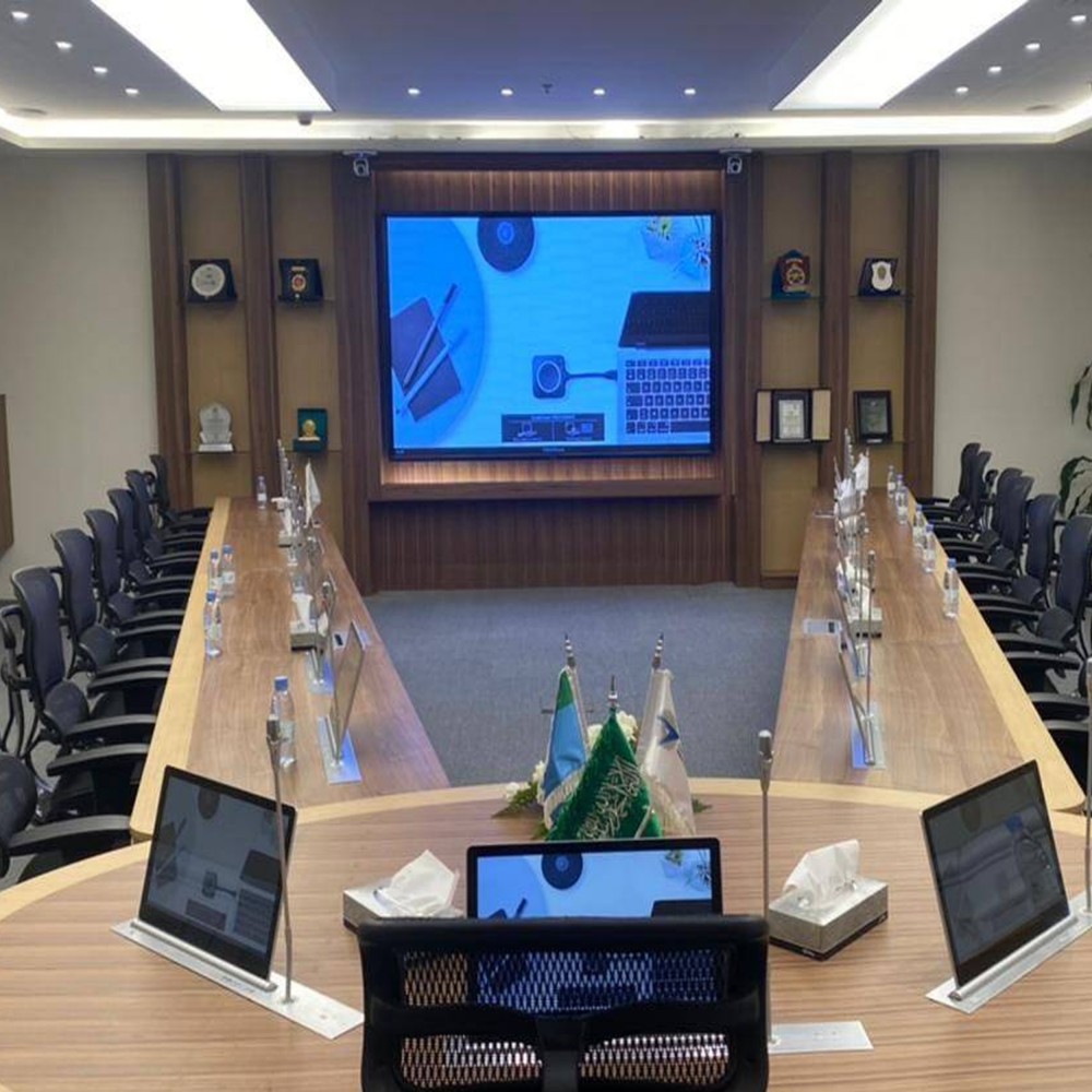 Soulever un MIC avec un camion de caméra