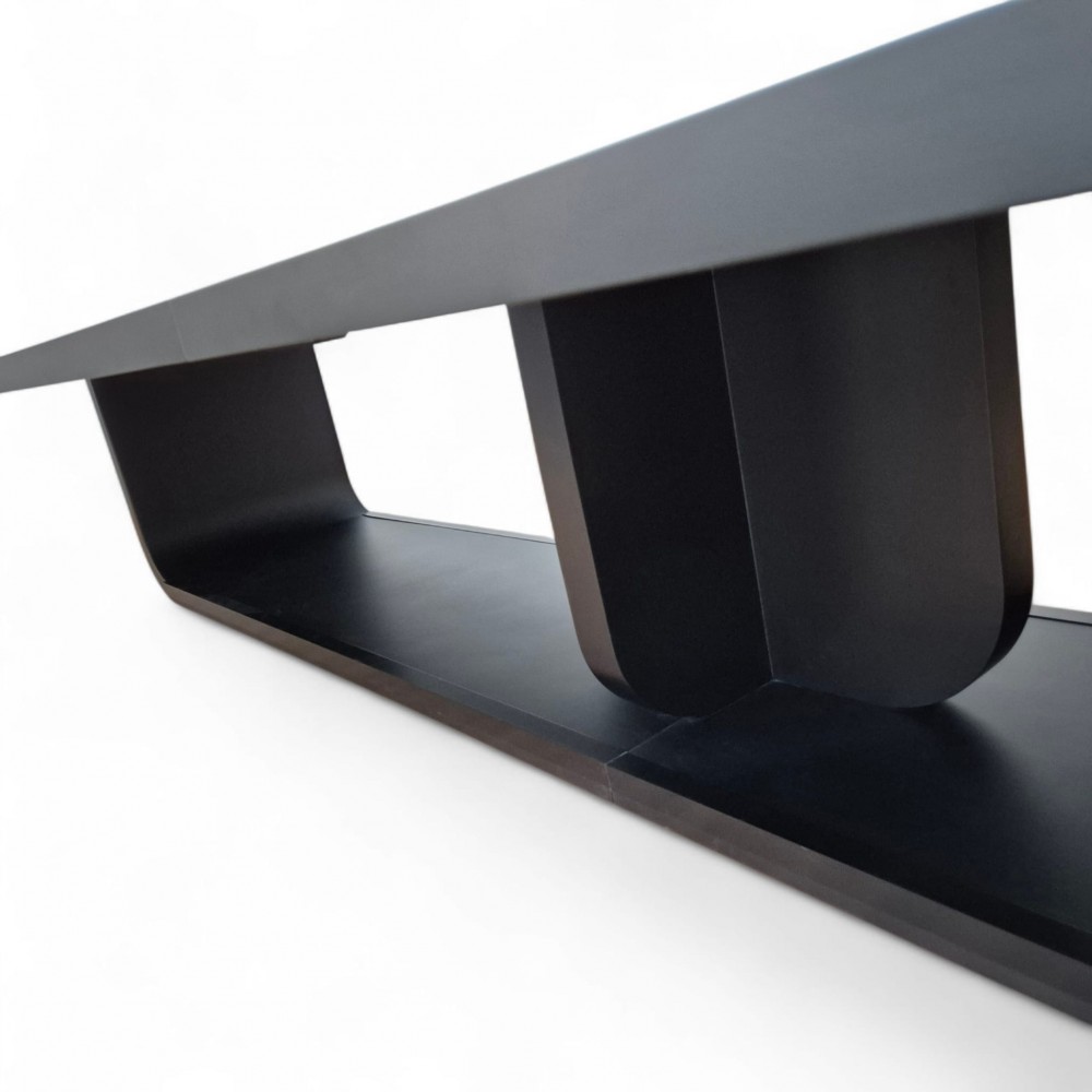 Grande Table De Réunion Laquée Noire Pour 20 Personnes