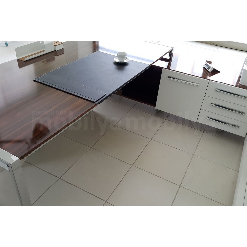 Bureau D'Istanbul Executive Team Porsche Terre Hg. Noyer