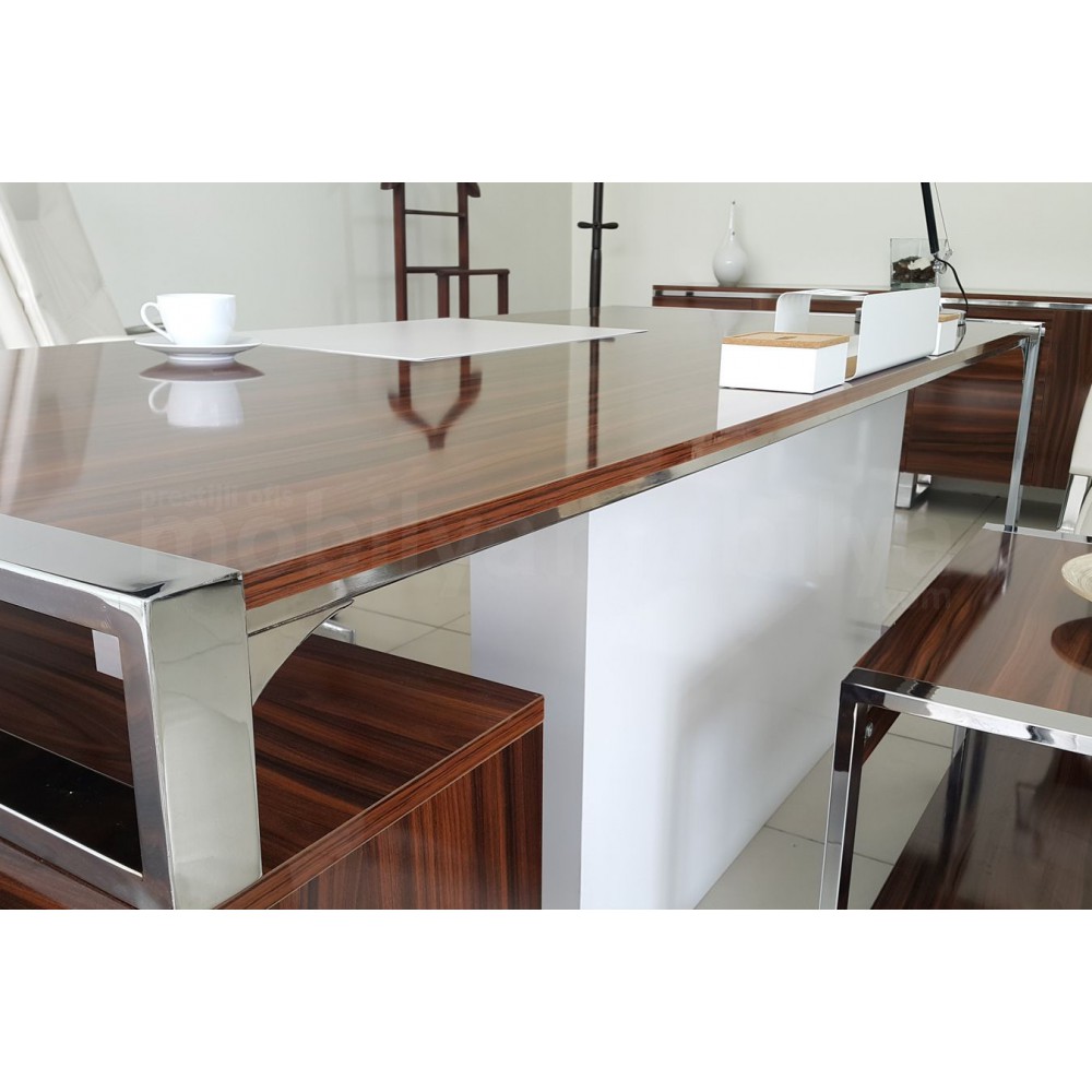 Bureau D'Istanbul Executive Team Porsche Terre Hg. Noyer